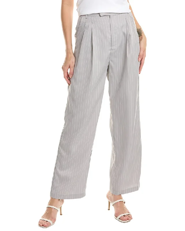 LUXE ALWAYS Pinstripe Pleated Pant